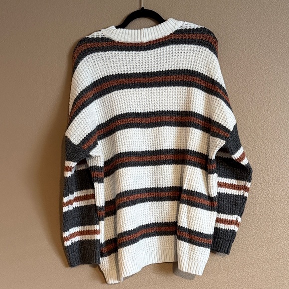 AMERICAN EAGLE Striped Crewneck Sweater - Picture 4 of 4